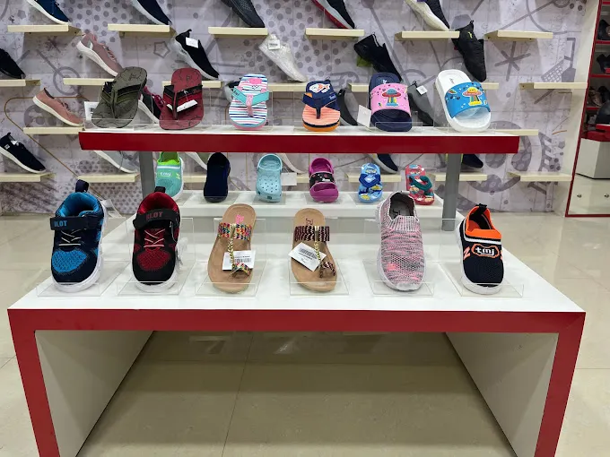 Paragon Footwear
